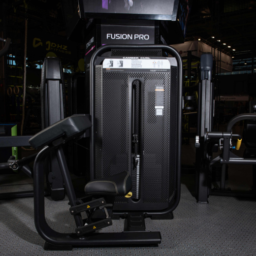 Бицепс-машина сидя. Стек 95 кг. DHZ E-7030