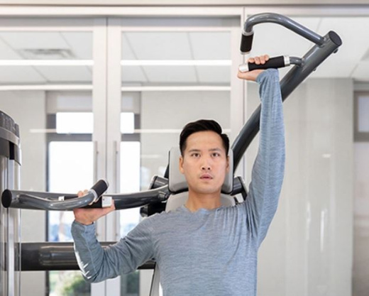 Жим от плеч с независимыми рычагами, стек 91 кг. True SPL-0700LP