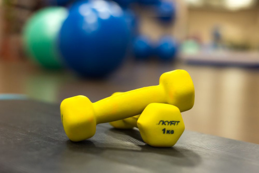 Гантель SkyFit в неопреновой оболочке 1 кг Гантель SkyFit в неопреновой оболочке 1 кг